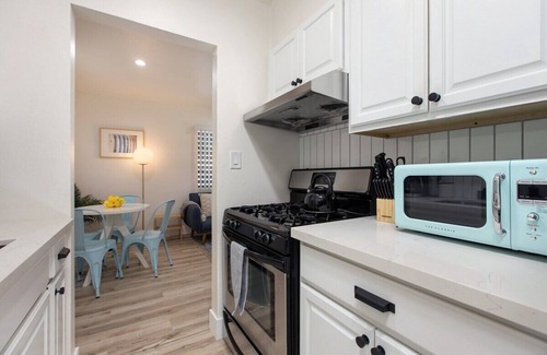 Ocean Beach Apartment | Sunset Cliffs Ocean Beach Designed w/Parking!