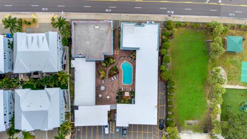 Redington Beach House | Sunset Corner - Beach View & Heated Pool!