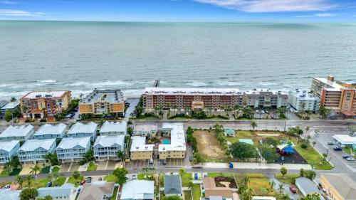 Redington Beach House | Sunset Corner - Beach View & Heated Pool!