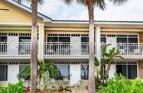 Ruskin Apartment | Sunset Del Mar-studio with view of Tampa Bay
