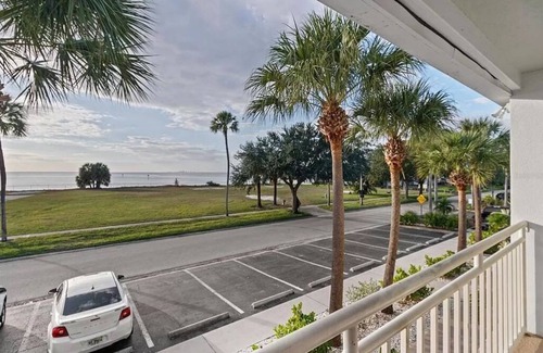 Ruskin Apartment | Sunset Del Mar-studio with view of Tampa Bay