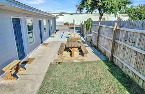 Fort Walton Beach Apartment | Sunset Dream Minutes from the Beach - Unit 8