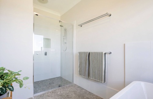 Palmers Island Apartment | Sunset Dreams, Nestled on the picturesque Clarence River