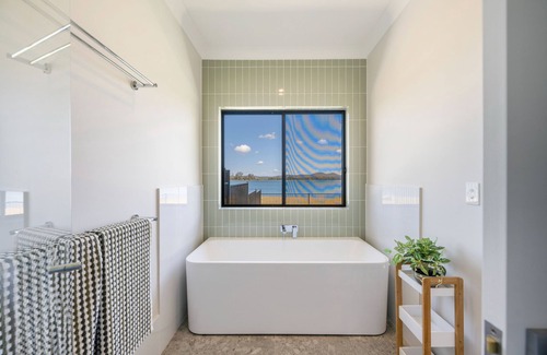 Palmers Island Apartment | Sunset Dreams, Nestled on the picturesque Clarence River