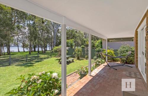 Chain Valley Bay House | Sunset Escape