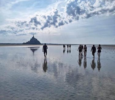 Ceaux House | Sunset Family Guesthouse Mont Saint Michel