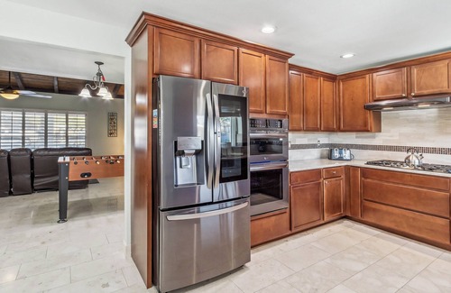 Raskin Estates House | Sunset Haven | Pool, Hoops, Pets Welcome & Prime Location 🌅