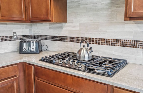 Raskin Estates House | Sunset Haven | Pool, Hoops, Pets Welcome & Prime Location 🌅