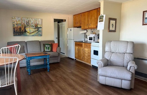 Mid-Coast and Islands Apartment | Sunset Hideaway on Bailey Island