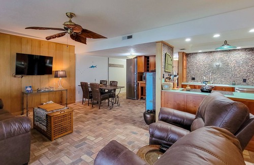Welaka Condo | Sunset Hideout in Welaka