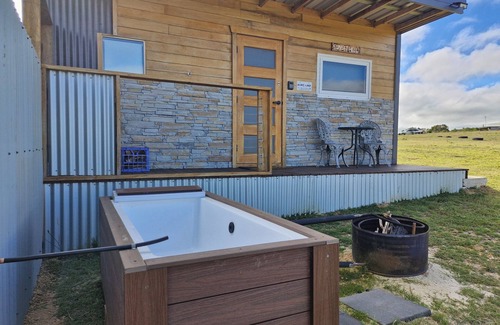 Fosters Valley Cabin | Sunset Hill off grid cabin couples retreat away from daily life routines.