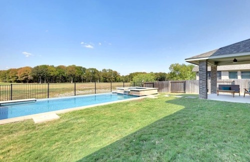 Shadow Glen House | Sunset Hits | Golf Course Views w/ Pool Hot Tub Gym Theatre - 20mins to DT ATX