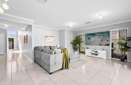 Pelican Waters House | Sunset House at Pelican Waters