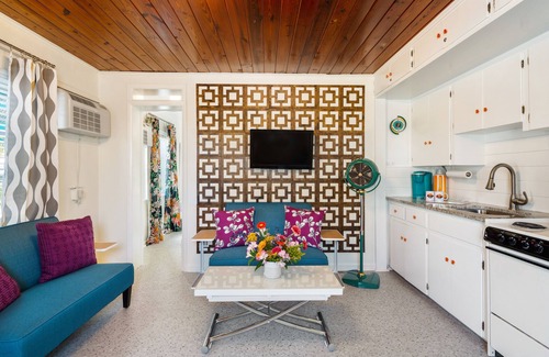 Sunset Beach Hotel | Sunset Inn & Cottages