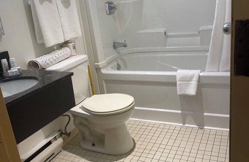 Kenora Hotel | Sunset Inn Kenora