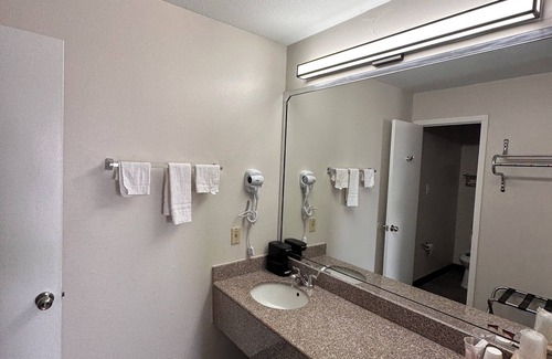 Brady Hotel | Sunset Inn