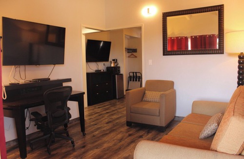 East Side Costa Mesa Hotel | Sunset Inn
