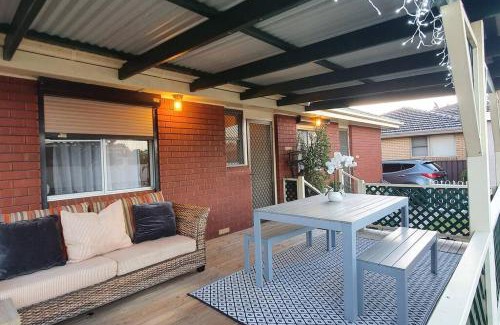 Windang House | Sunset Lake View