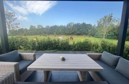 Lutten House | Sunset Lodge