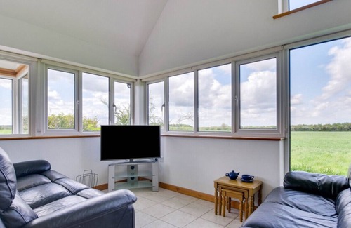 Etchinghill House | Sunset Lodge - Three Bedroom House, Sleeps 6