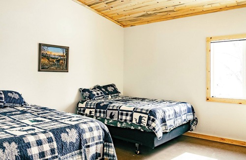Fedora Cabin | Sunset Lodge ~ Your Adventure Awaits