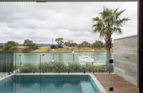 Safety Beach Villa | Sunset Marina - An Architectural Gem by the Beach