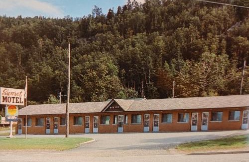 Schreiber Hotel | Sunset Motel