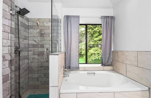 Lawrenceville House | Sunset Oasis - 3 Br 3 Bth - Sleeps 8