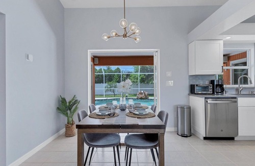 Englewood East House | Sunset Oasis Englewood 2 Bedroom Private Pool Home Fully Fenced Yard- Dog friendly
