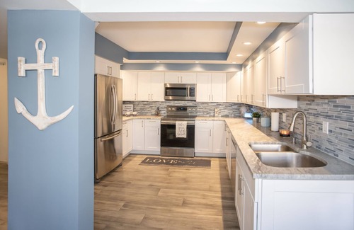 St. Petersburg Condo | Sunset Paradise, located in Isla Del Sol
