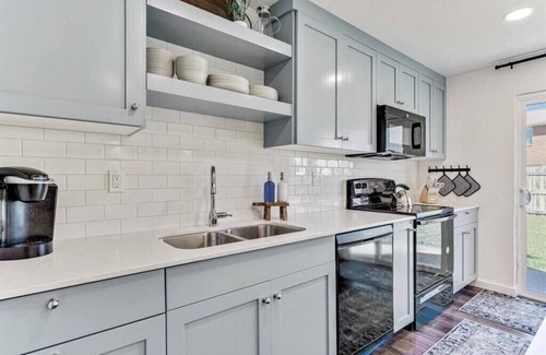 Orem House | Sunset Paradise Retreat | 2 Houses | 2 Hot Tubs