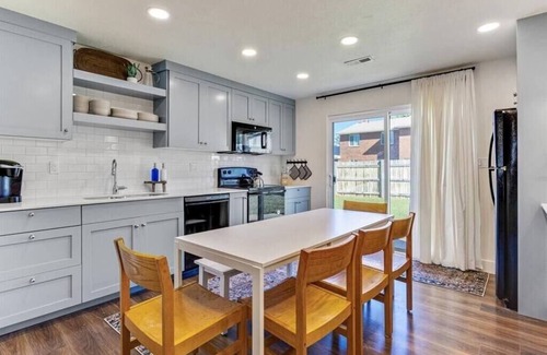 Orem House | Sunset Paradise Retreat | 2 Houses | 2 Hot Tubs