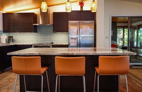 Penn Yan Cottage | Sunset Point:"Upscale Keuka Lakehouse, Walk To Keuka Springs Winery!"
