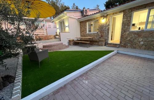 Palhais Villa | Sunset Pool Villa In Lisbon