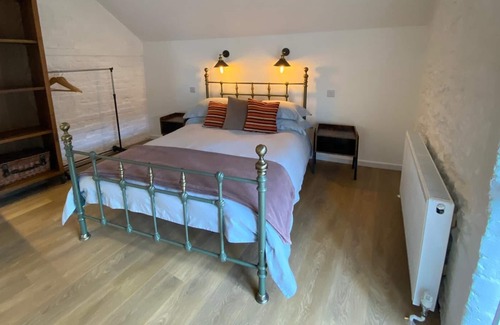 Sandwich Apartment | Sunset Retreat