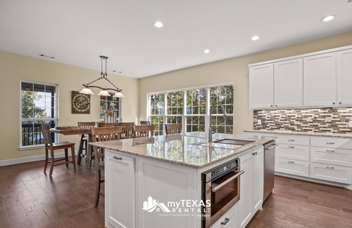 Dogwood House | Sunset Retreat on Lake Bob Sandlin
