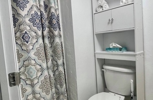 Historic Uptown Apartment | Sunset @Retreat St Petersburg
