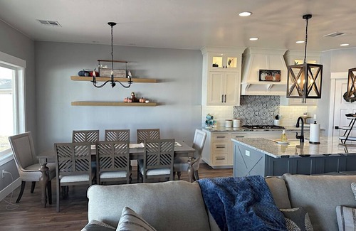 St. George House | Sunset Retreat, Sunset Retreat