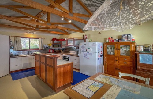 Lake Wangary House | Sunset Ridge has direct access to a private beach and small jetty.