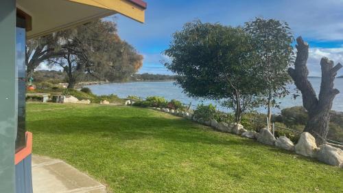 Lake Wangary House | Sunset Ridge Has Direct Access To A Private Beach and Small Jetty
