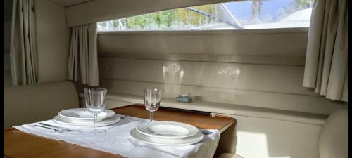 Melres Boat Rental | Sunset River