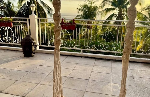 Vieux-Habitants Bed & Breakfast | Sunset Sea View