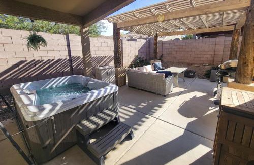Canyon Ridge West House | Sunset Serenity