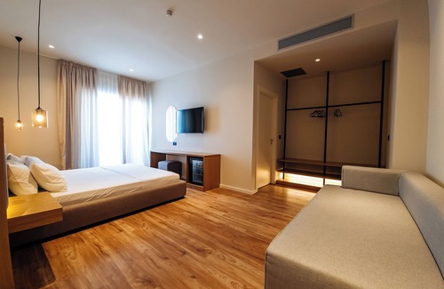 Qender Hotel | Sunset Shoreline Saranda Hotel