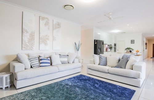 Agnes Water House | SUNSET SHORES - Holiday home with pool