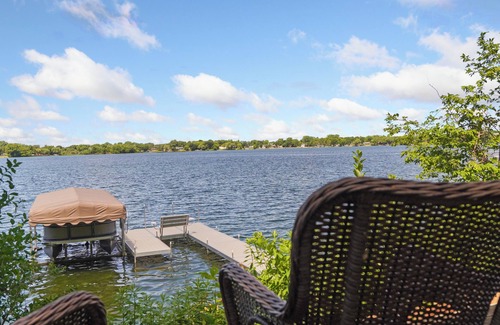 Alexandria House | "Sunset Shores" on Lake Latoka