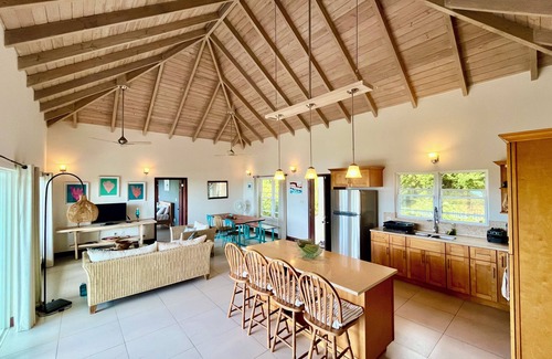 Jennings Apartment | Sunset Sol - Breathtaking Views Near the Beach