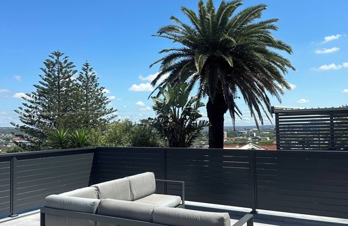 The Hill Apartment | Sunset Stays on The Hill in the heart of Newcastle
