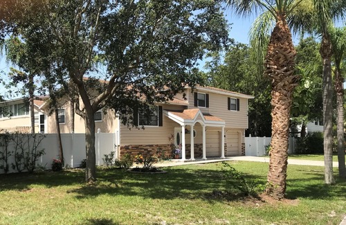 Tarpon Springs Apartment | SUNSET STUDIO - Beautifully appointed and .6 mi from beach - This is Paradise!