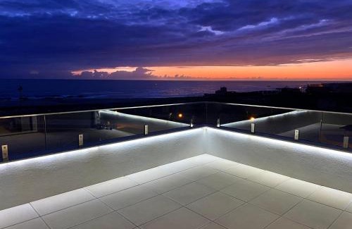 A Ver-o-Mar Apartment | Sunset Studios